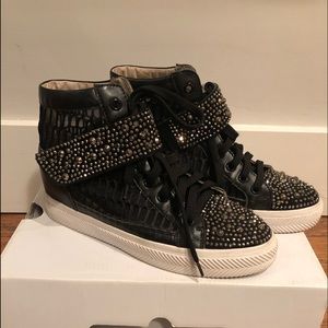 Original Botuga shoes